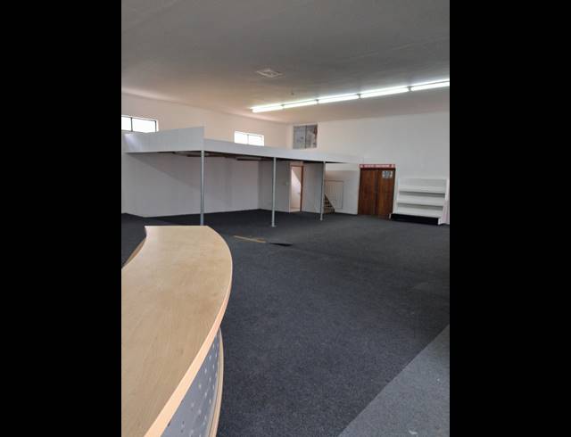 185M² BUSINESS CENTRE TO LET IN KLEINMOND CENTRAL